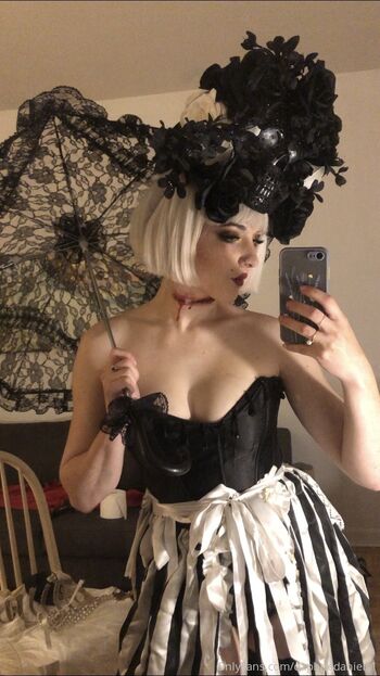 Daphne Daniel / daphnedaniels1 nude photo #1