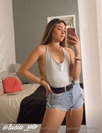 𝑔𝒾𝓃𝑔𝑒𝓇 𝓇𝒶𝓅𝓊𝓃𝓏𝑒𝓁 / daphnedelrosefree nude photo #18