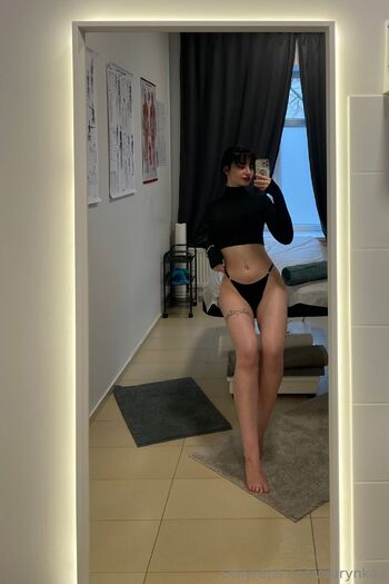 Dariana / darianaa nude photo #5