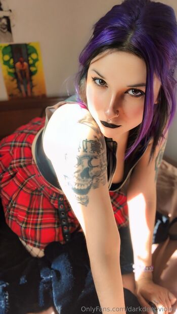 Violet 𝜗 / darkdeepviolet nude photo #1