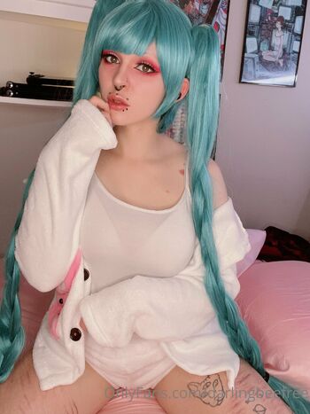 Bee / darlingbeefree / sedated_doll nude photo #29