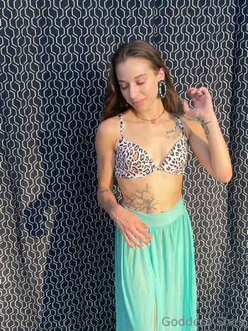 She / darlingshea nude photo #1