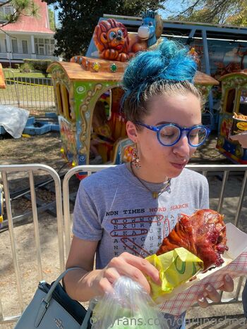 She / darlingshea nude photo #8