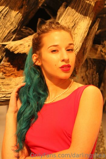 She / darlingshea nude photo #15