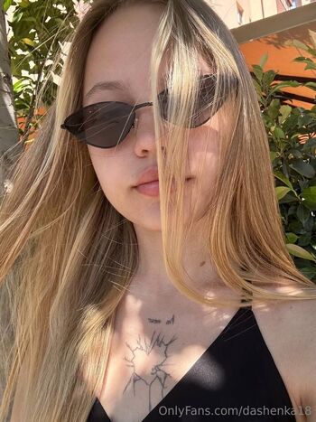 Dasha / dashenka18 / dashenka_only nude photo #1