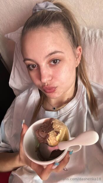 Dasha / dashenka18 / dashenka_only nude photo #3