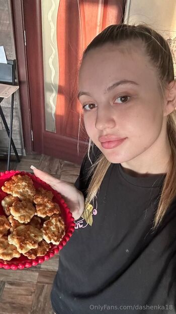 Dasha / dashenka18 / dashenka_only nude photo #36