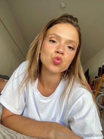 Claire Davi / davisclaire nude photo #12