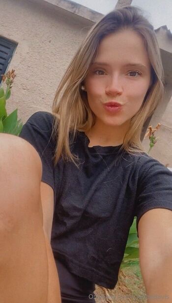 Claire Davi / davisclaire nude photo #13