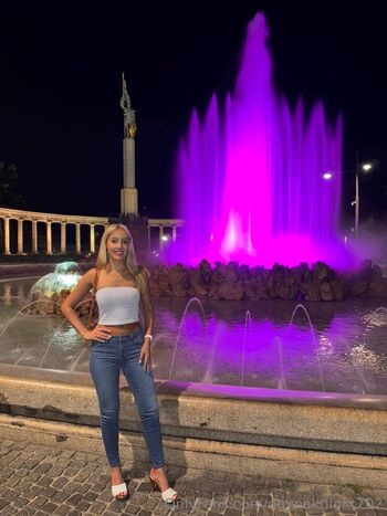 Dayna Knigh / daynaknight702 nude photo #4