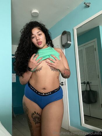Days / daysiidukes / daysi.dukes nude photo #14
