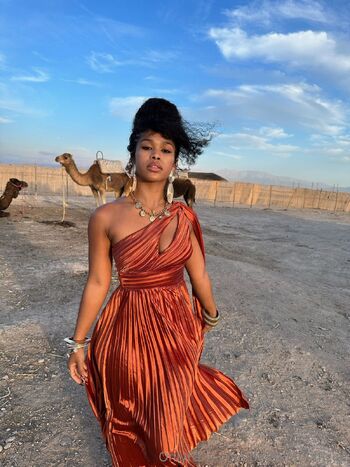 Day Sula / daysulanofficial nude photo #3