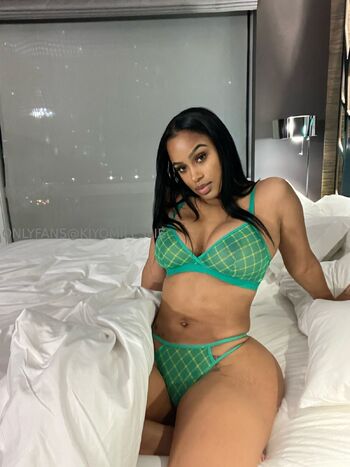 Kiyomi Lesli / dayumyumsauce nude photo #6