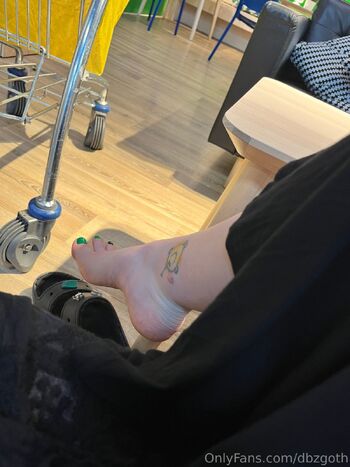 Becc / dbzgoth / dbzgothbecca / heyitsjustdbzgoth nude photo #8