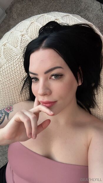 deathlyil / deathlyill nude photo #2