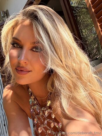 Debora / deborah_tmz nude photo #9