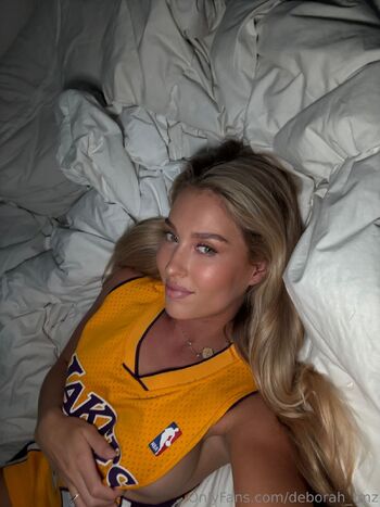 Debora / deborah_tmz nude photo #35