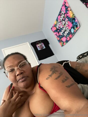 Deeheartxx / deeheartxxxfree nude photo #16