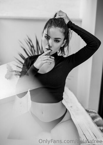 Delaia FREE OF / delaiafree nude photo #2