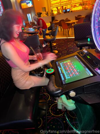 Delfi Wagner Fre / delfinawagnerfree nude photo #2