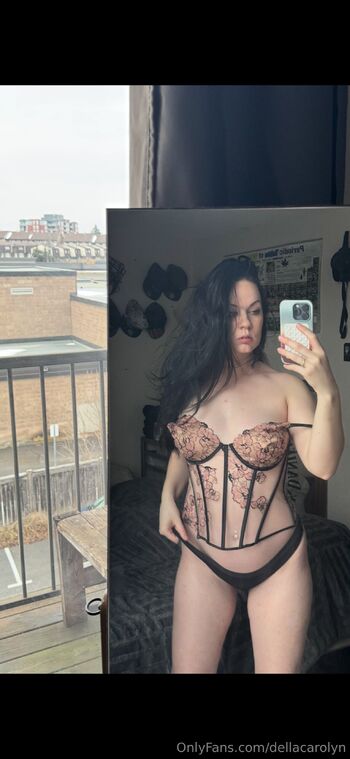 Dellacaroyl / dellacarolyn nude photo #37