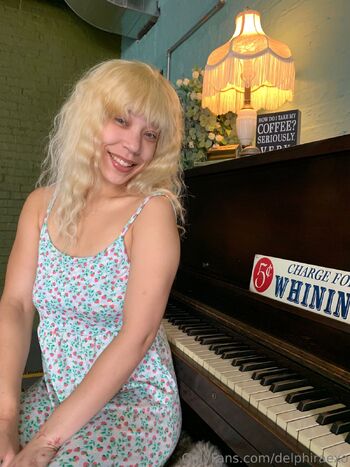 Delphi Rae l Split Tongue Queen / delphiraexo nude photo #5