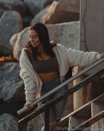 Dem / demiglows nude photo #5