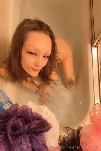 Demon Kitty 42 / demon_kitty420 / _.the_evil_simply._ nude photo #12