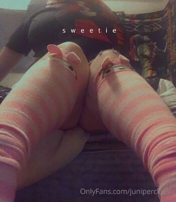 Ange / demonic.dollface nude photo #19