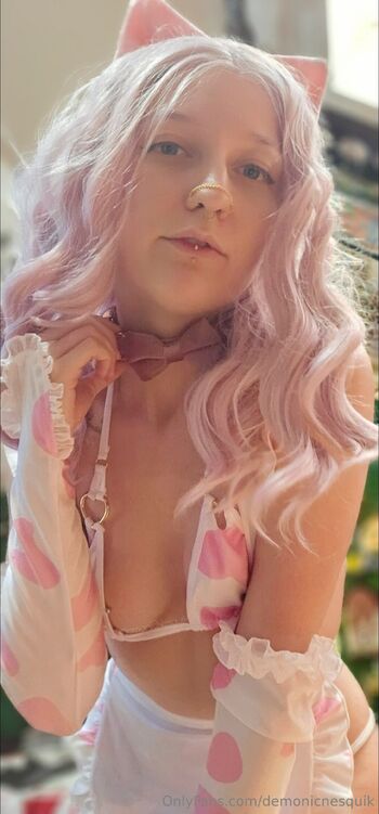 Katya / demonicnesquik nude photo #11