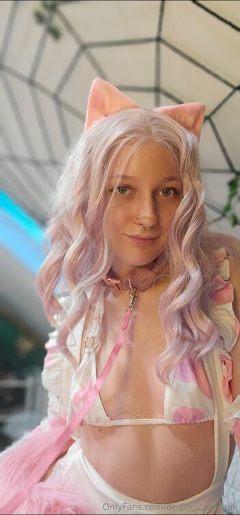 Katya / demonicnesquik nude photo #30