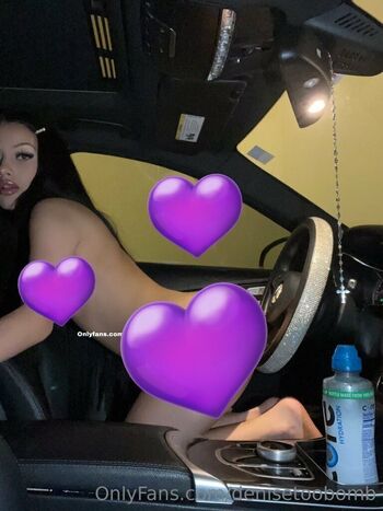 Denis / denisetoobomb nude photo #3