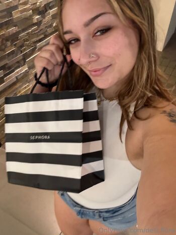 Des / desi.flora / desi.f1ora / f1or.a nude photo #4