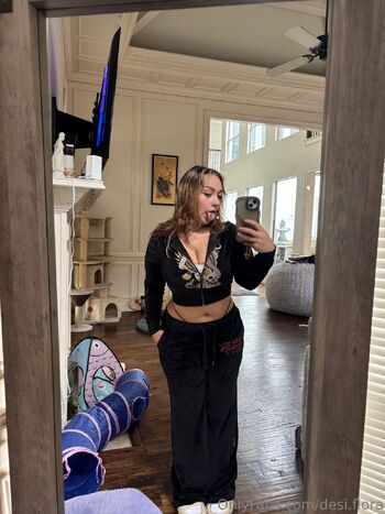 Des / desi.flora / desi.f1ora / f1or.a nude photo #7