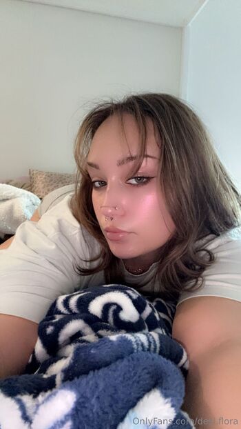 Des / desi.flora / desi.f1ora / f1or.a nude photo #21