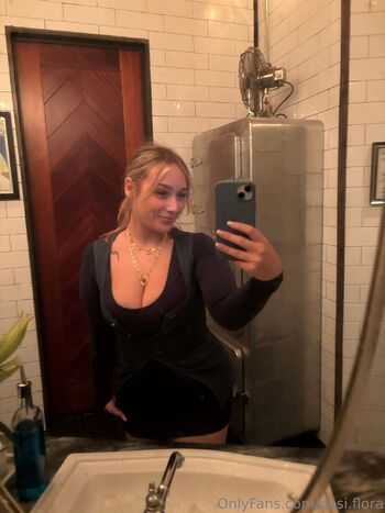 Des / desi.flora / desi.f1ora / f1or.a nude photo #25