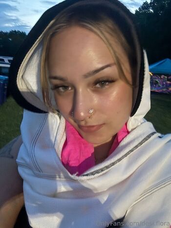 Des / desi.flora / desi.f1ora / f1or.a nude photo #26