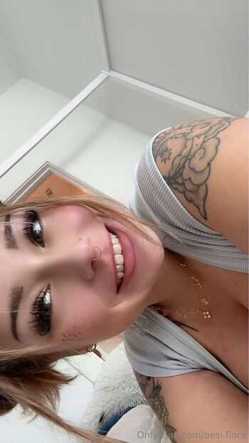 Des / desi.flora / desi.f1ora / f1or.a nude photo #27