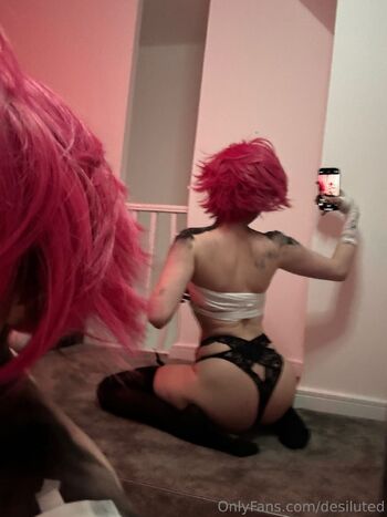 Lois / desiluted nude photo #3