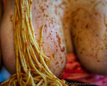 emil / deviantem nude photo #3