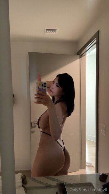 𝚛𝚒𝚕𝚎𝚢 / devil nude photo #13