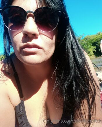 Luu / devilishbitch / laddydevil1 nude photo #38