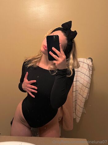 Lun / devineluna07 nude photo #7