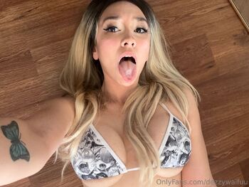 babydezzy / dezzywaifuuu nude photo #32