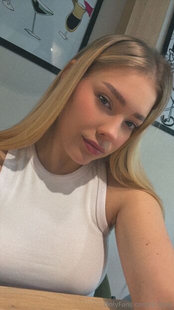 DIANA / di.luna nude photo #1