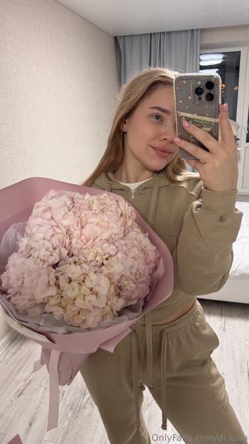 DIANA / di.luna nude photo #26