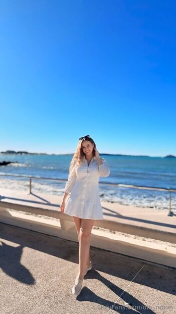 Molly Teon / dia_moon nude photo #4