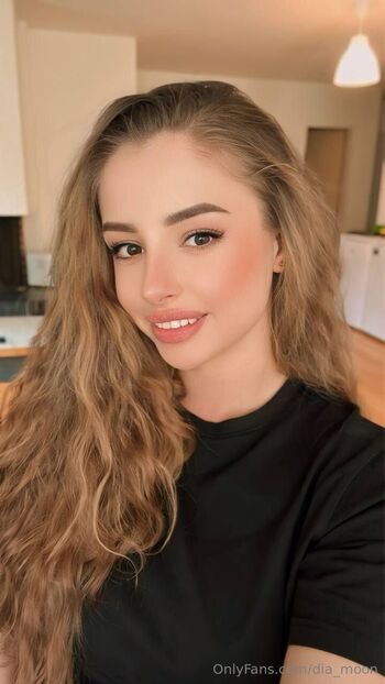 Molly Teon / dia_moon nude photo #12