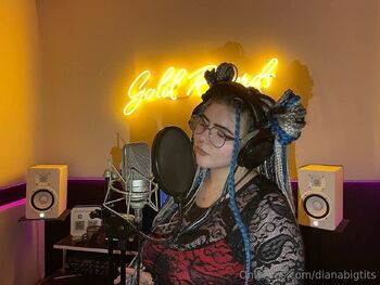 𝙳𝚒𝚊𝚗𝚊 𝙱𝚒𝚐 𝚃𝚒𝚝𝚝𝚜 / dianabigtits nude photo #17