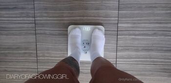 DiaryOfAGrowingGir / diaryofagrowinggirl nude photo #37